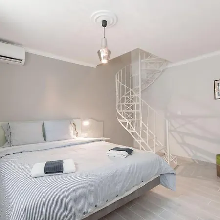 Troon Of House Apartment